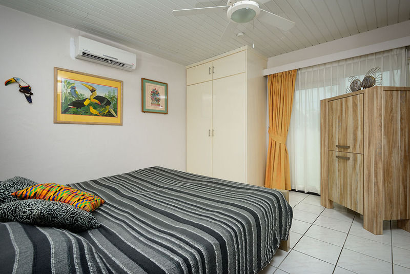 Belmar Oceanfront Apartments Bonaire Luaran gambar